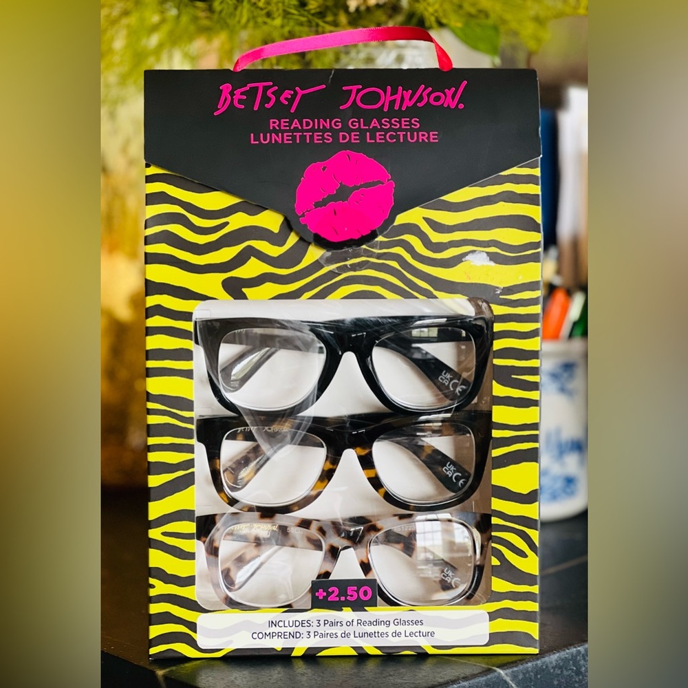 Betsey Johnson Set 3 Readers Reading Glasses (+2.5) NEW